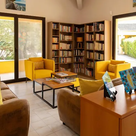 מלון דירות Paese Serenu 3*